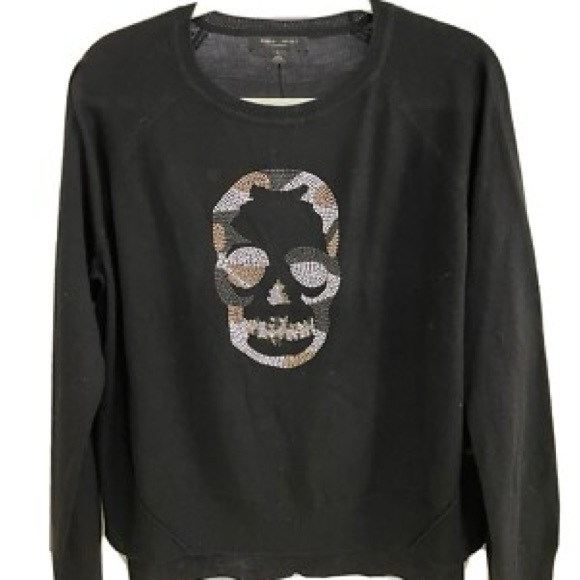 Black Skull Sweater - Picture 1 of 2